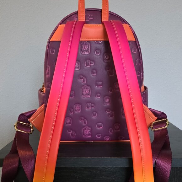 Disney Tangled Rapunzel & Flynn Boat Scene Glow-in-the-Dark Mini Backpack - Picture 4 of 6